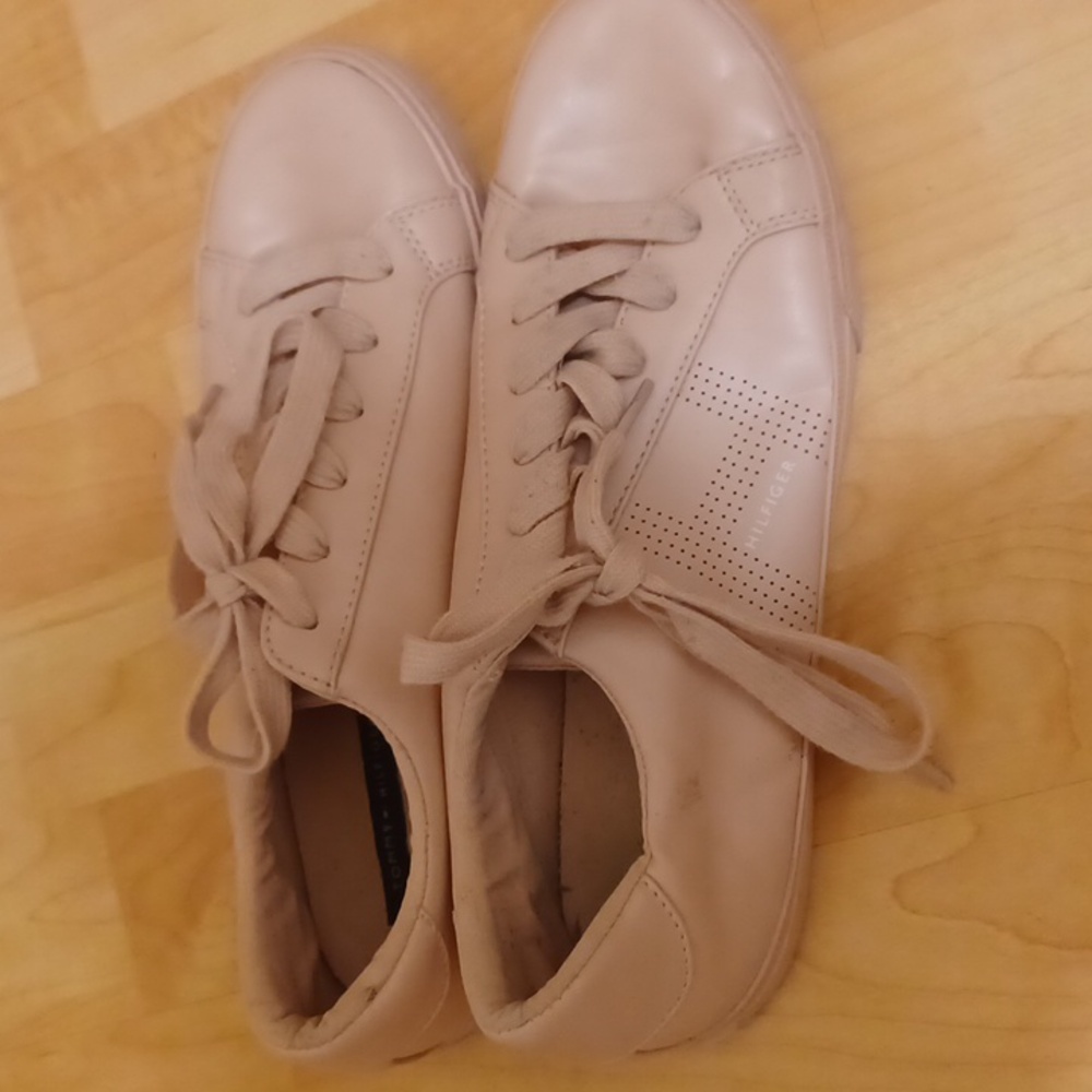 Tommy Hilfiger size 10 shoes